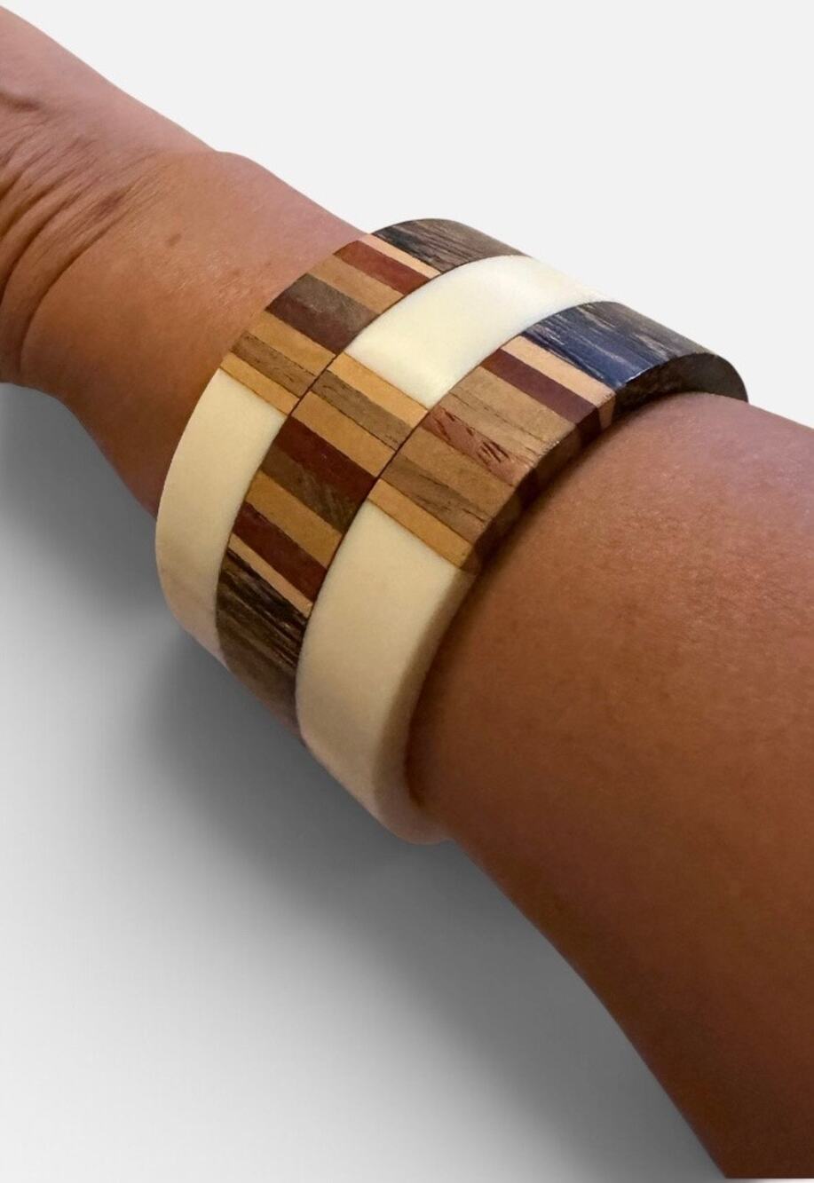 Chico’s Retro Minimal Mosaic Wood Resin Wide Bangle Bracelet